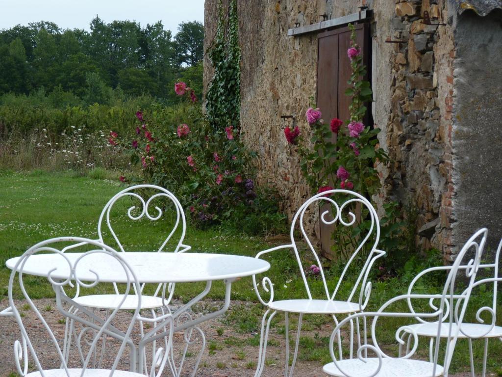 Chambres D'Hotes Le Chateau Rouge Saint-Germain-sur-Moine Eksteriør billede